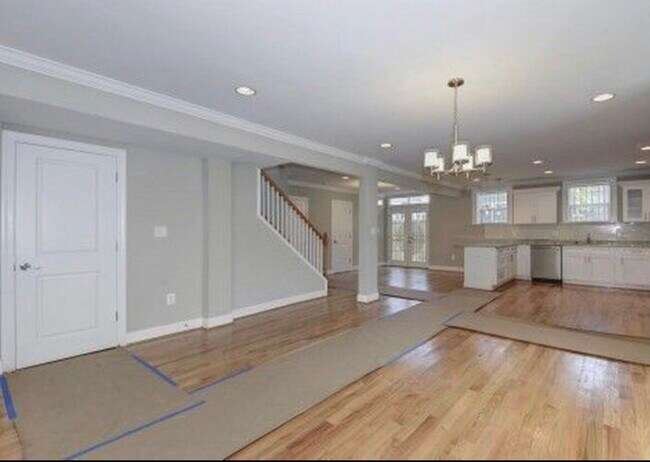 Main Level Open Concept - 5108 Bass Pl SE