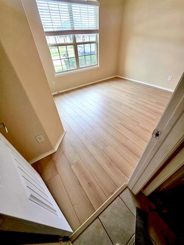 Building Photo - 1100 Lake Woodland Dr