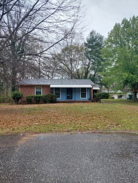Primary Photo - 106 Bigby St