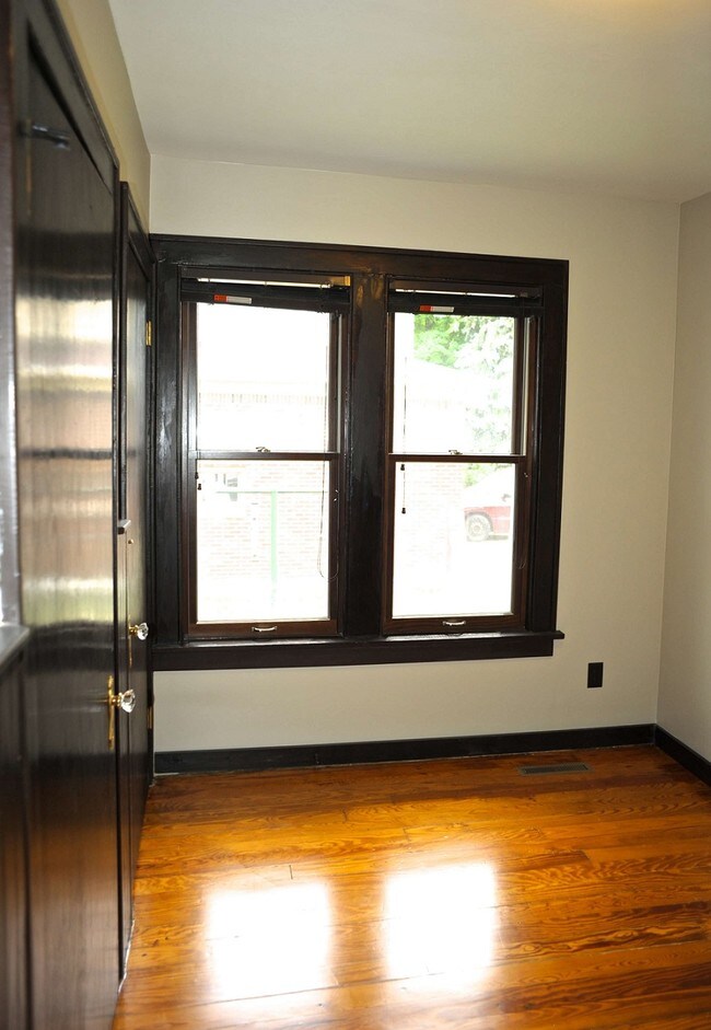 Building Photo - 1213 Lake Michigan Dr NW