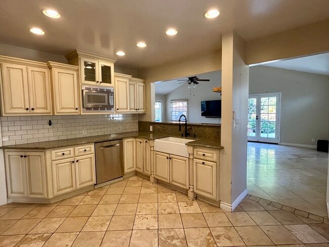 Building Photo - 13733 Franklin St