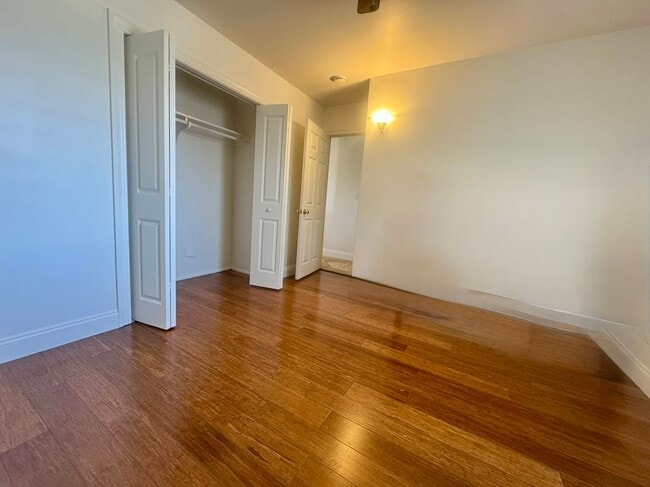 Building Photo - 5830 Mott St