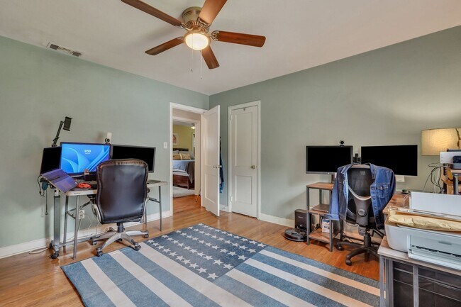 Building Photo - Charming 3-Bedroom Home in Savannah’s Parkside Neighborhood