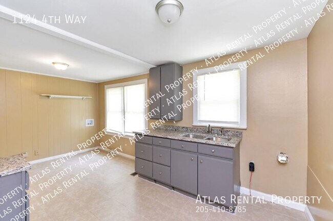 Building Photo - 1124 4th Way