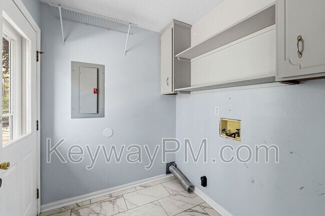 Building Photo - 792 Greenwood Dr