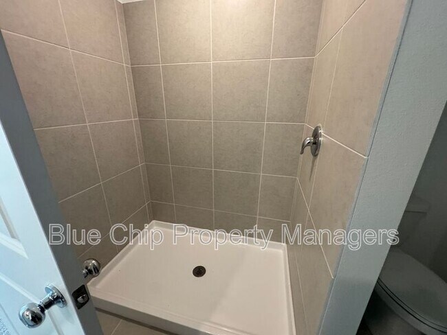 Building Photo - 2295 Green Valley St