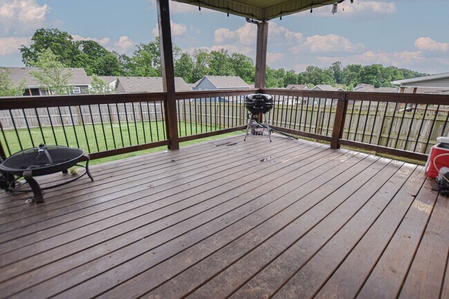 Building Photo - Pet Friendly Four Bedroom!