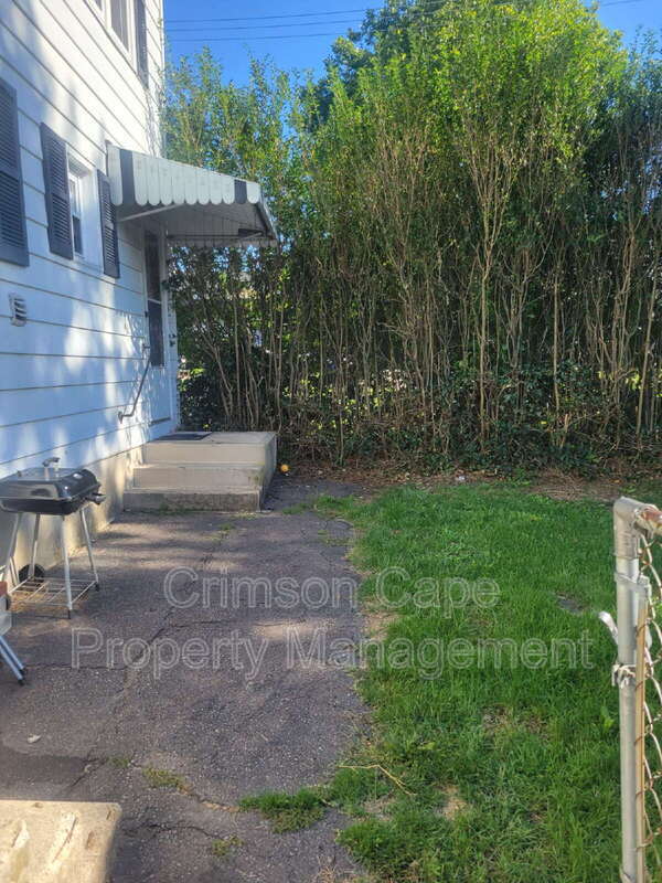 Building Photo - 722 Hazle St