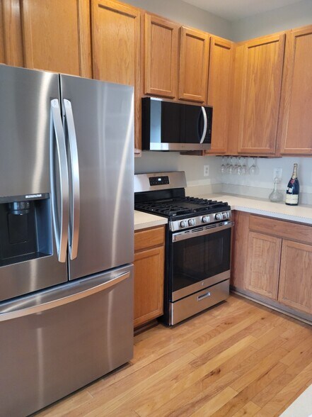 Building Photo - 5536 Vista View Ct