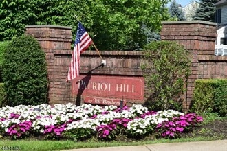 Building Photo - 220 Patriot Hill Dr