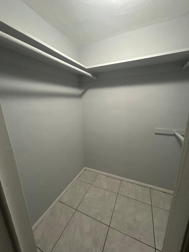 Building Photo - 1310 NW 43rd Ave