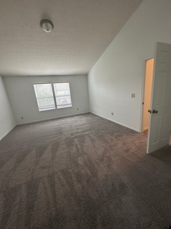 Building Photo - 1767 Damos Way