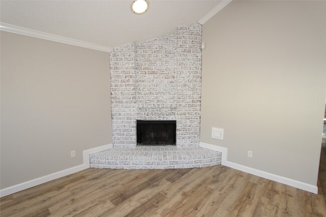 Building Photo - 3019 Jenny Dr