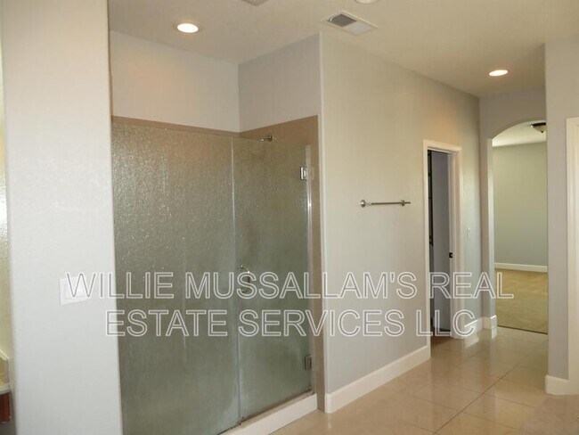 Building Photo - 685 W Rico Way