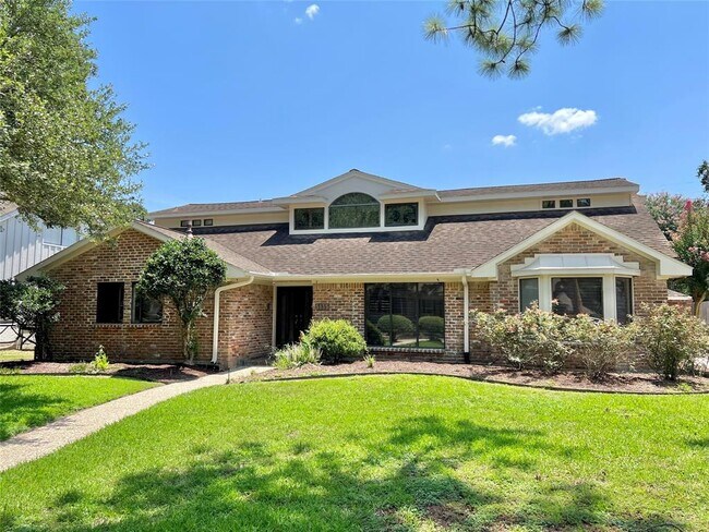 Building Photo - 5135 Braesvalley Dr