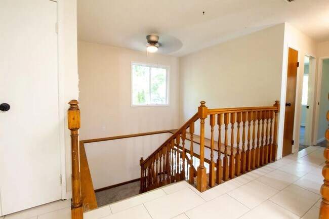 Building Photo - 4 Bedroom 3 Bathroom 2 Car Garage