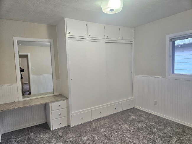 Building Photo - 1133 N Hayes Ave