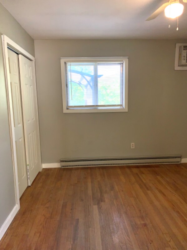 Building Photo - 186 Davos Rd