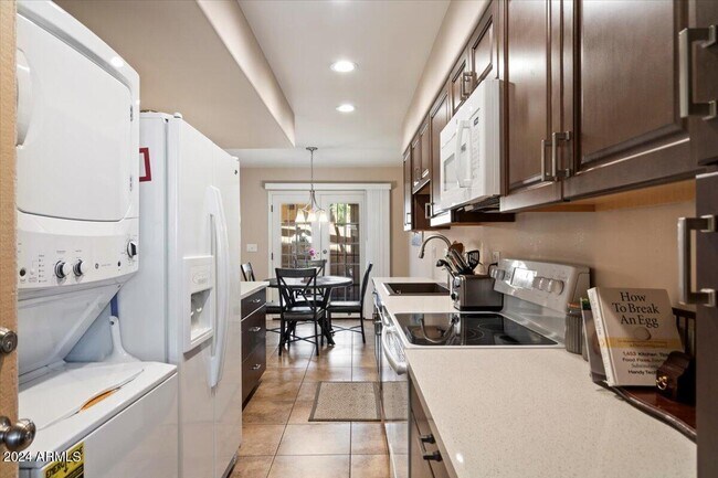 Building Photo - 10415 N 10th St