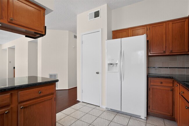 Building Photo - 1211 Berrystone Trail