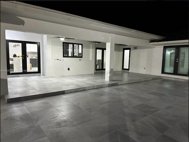 Building Photo - 2721 SW 130th Ave