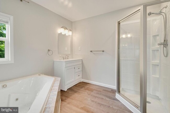 Building Photo - 5010 Sheridan St