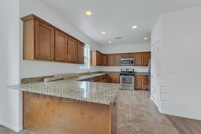 Building Photo - 2443 W Pikes Peak Dr
