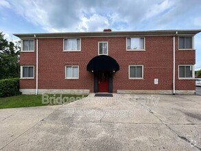 Building Photo - 1233 Lytle Ln