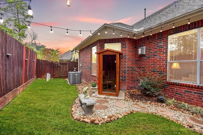 Building Photo - 1446 Sherwood Park Cir