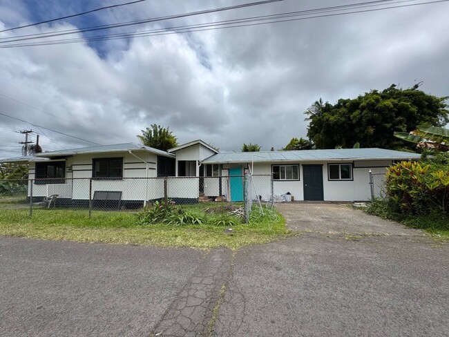 Building Photo - 18-1343-1343 Volcano Rd