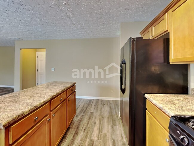 Building Photo - 2622 Lance Ridge Way NE