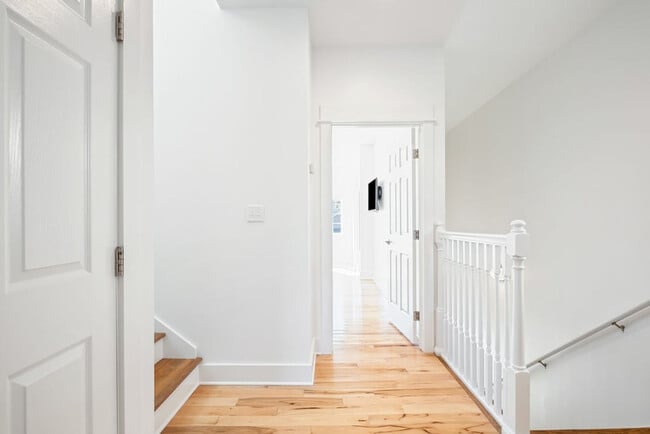 Building Photo - 110 E Blue Crab Loop