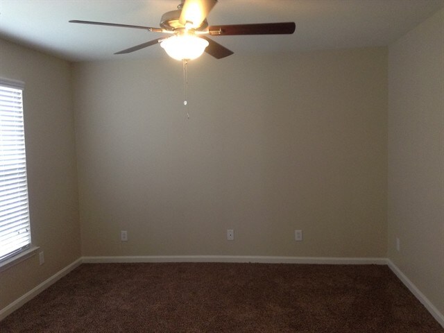 Building Photo - 6325 Elderslie Dr