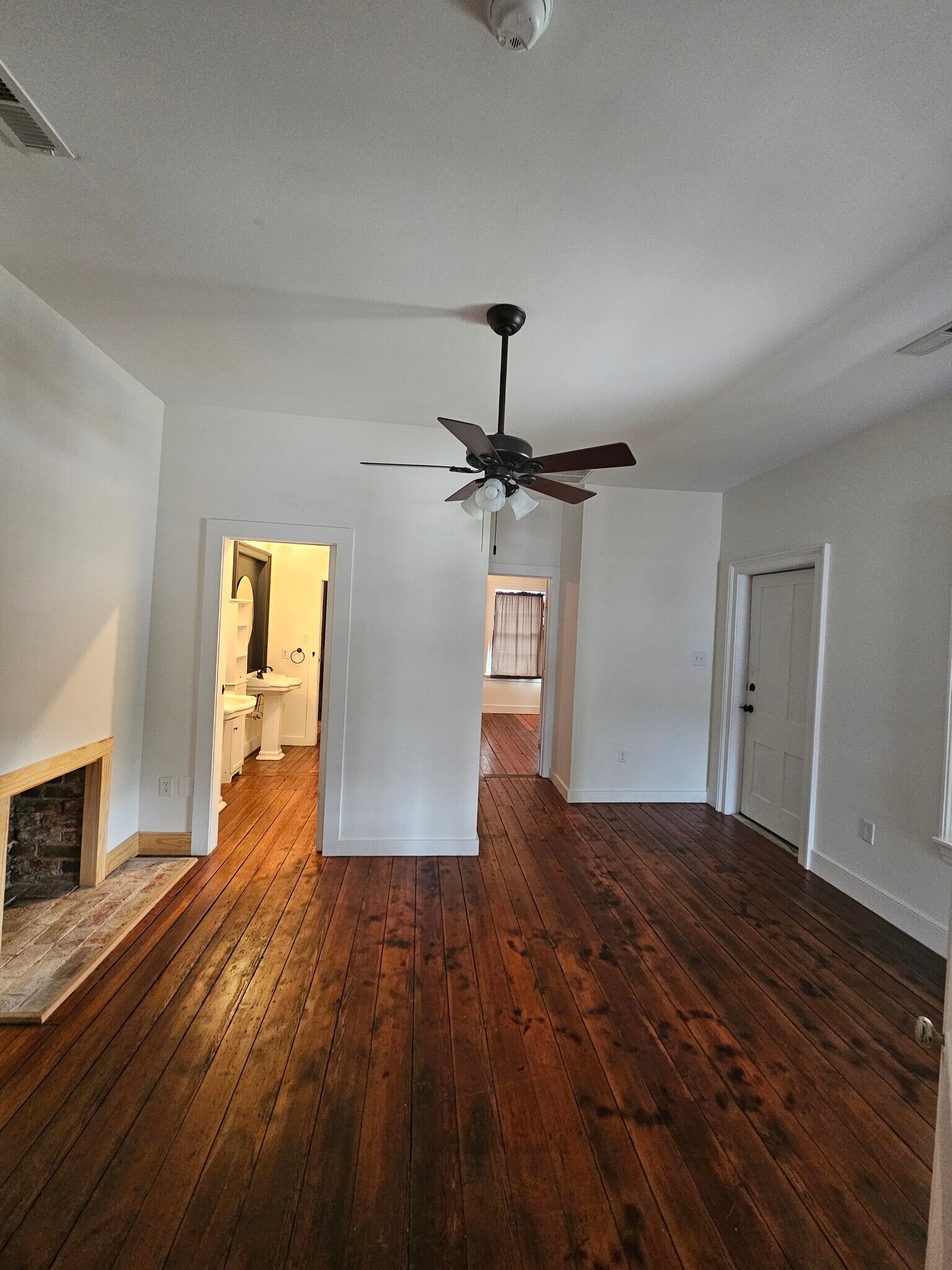 Building Photo - 308 E Leigh St