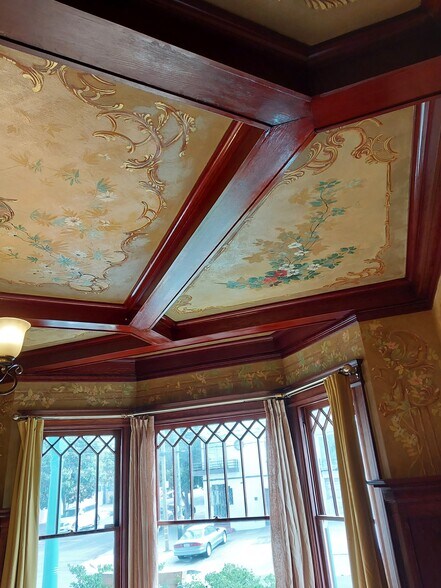 Building Photo - 1110 Hollister Ave