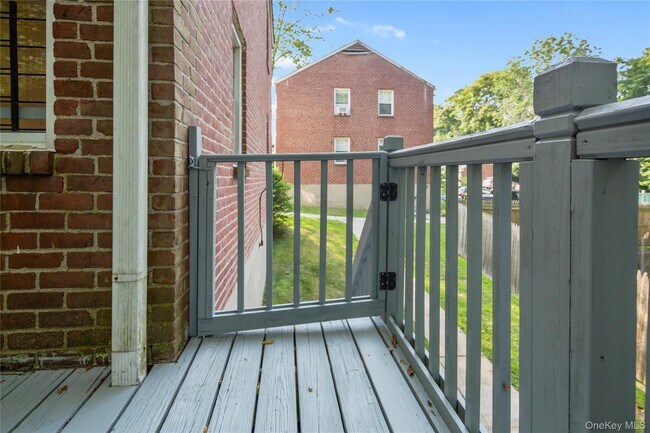 Building Photo - 101 Carpenter Ave