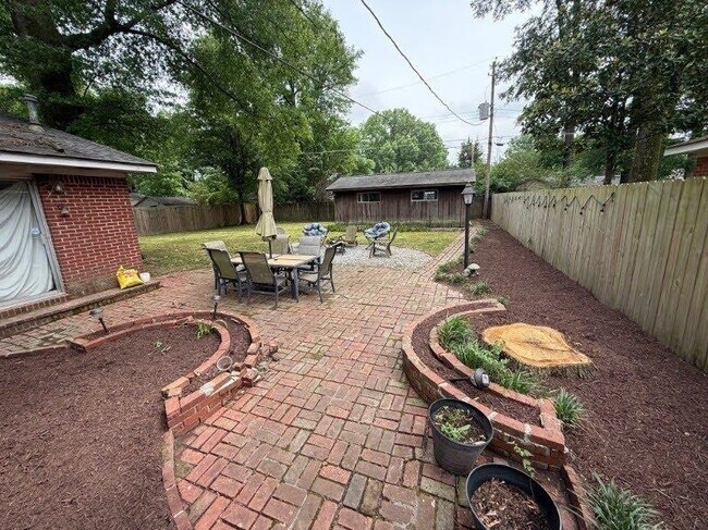 Building Photo - 4623 Leatherwood Ave