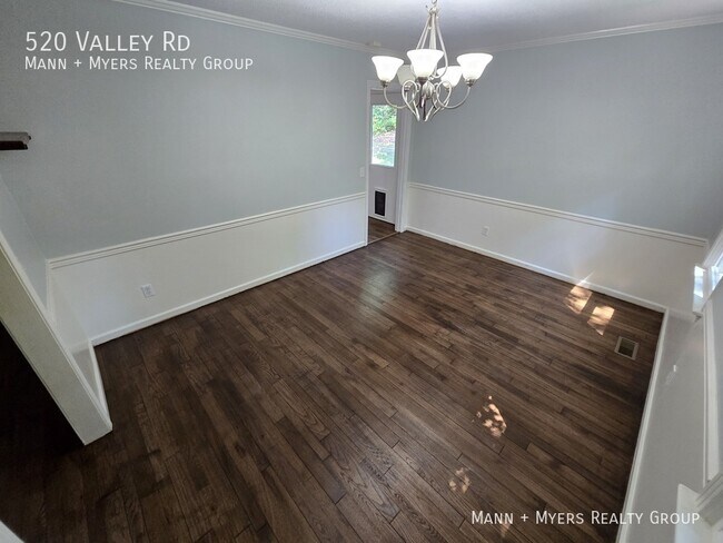 Building Photo - 520 Valley Rd
