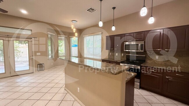Building Photo - 173 N Pineview Dr