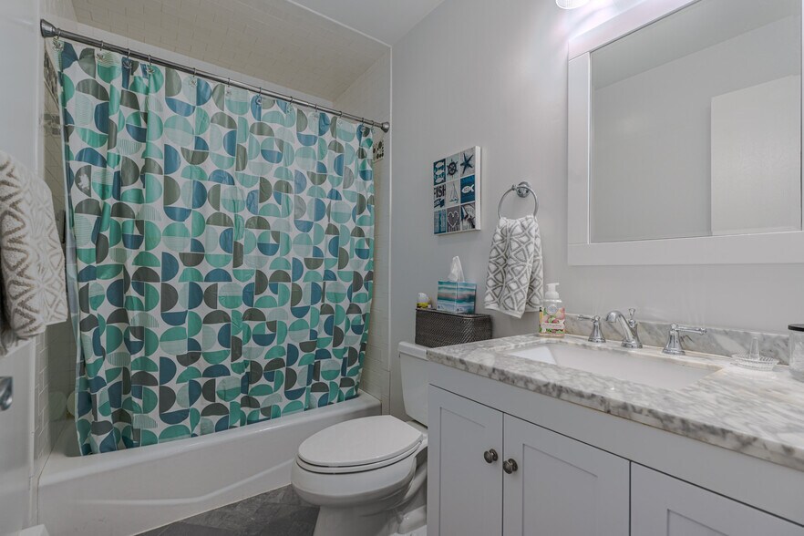 Building Photo - 19E Kensington Rd