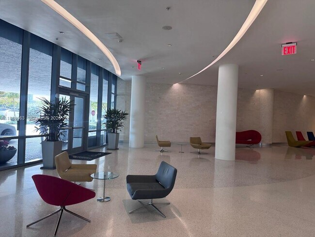 Building Photo - 601 NE 36th St