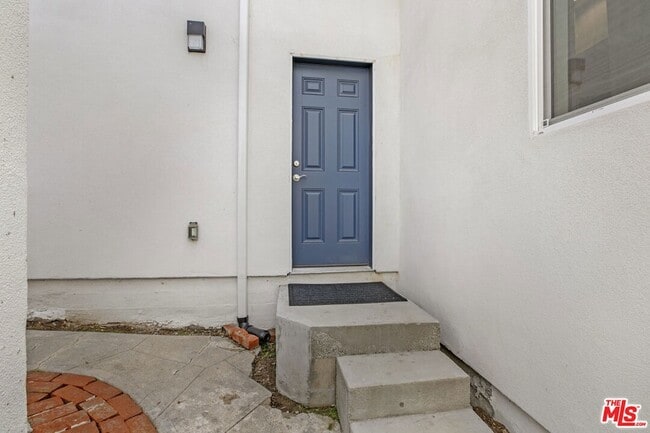 Building Photo - 2748 Hollister Terrace