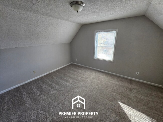 Building Photo - 6622 Amersham Dr