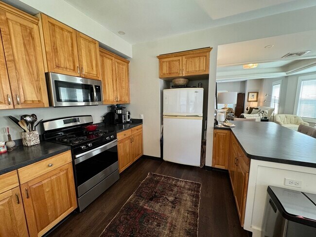 Building Photo - 32 Atherton Rd