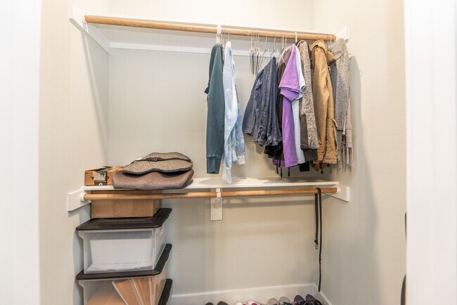 Building Photo - 9 Drywood Ln