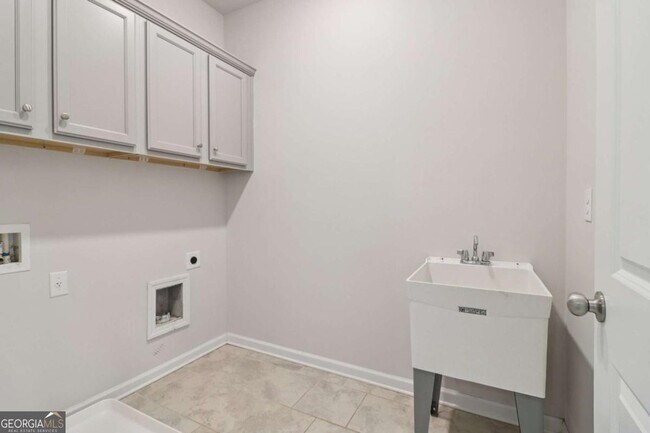 Building Photo - 3507 Creek Hollow