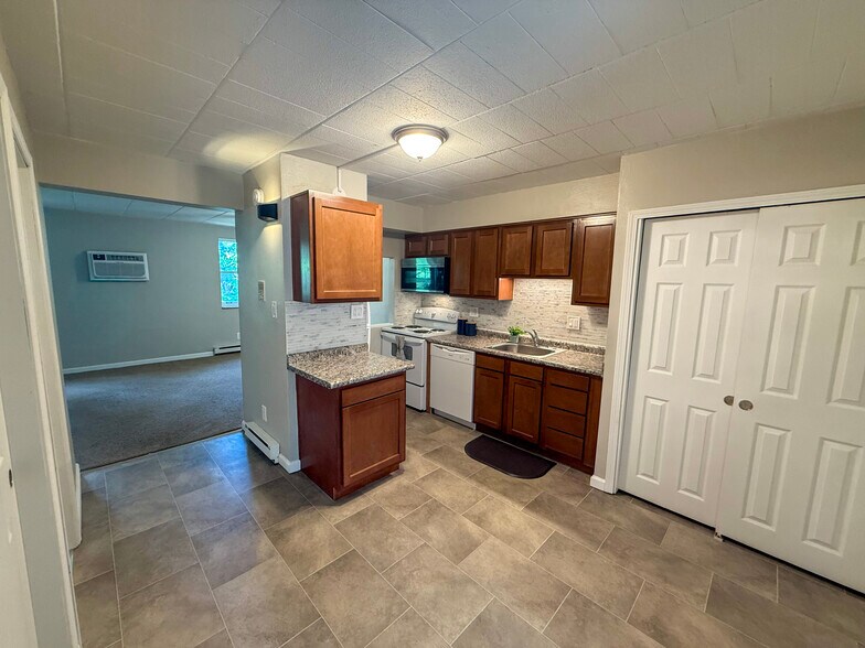 Sycamore Kitchen - Sycamore Gardens