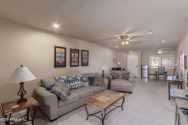 Building Photo - 4303 E Cactus Rd