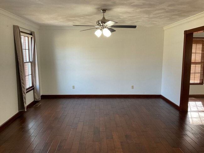 Building Photo - 2903 Lake Lorraine Cove