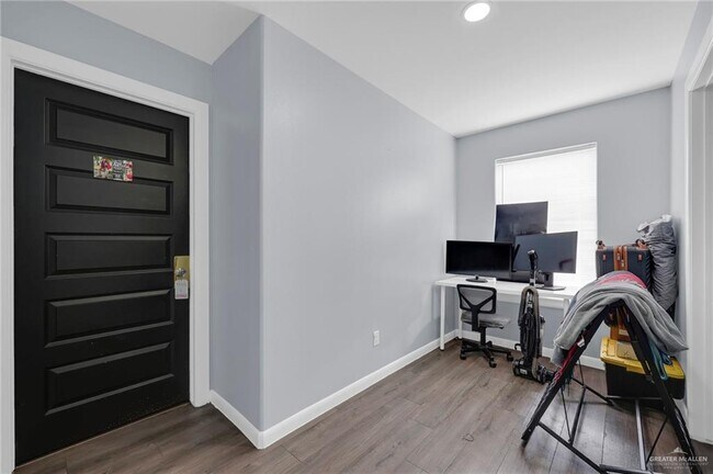 Building Photo - 12 W Chavez St